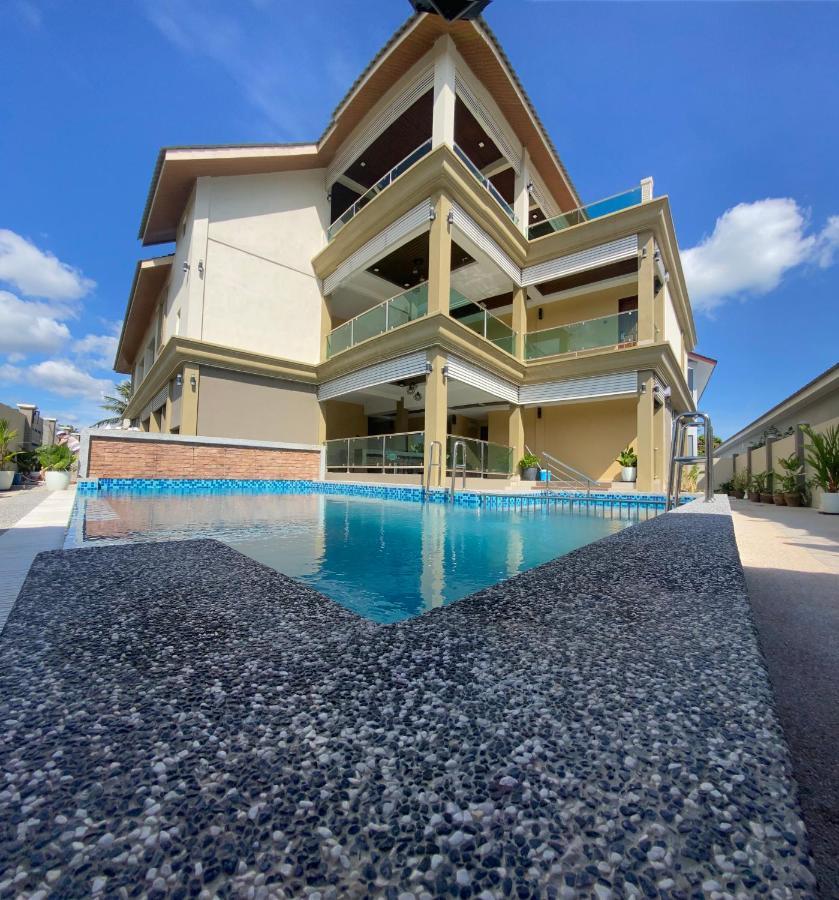 Grand Village Inn Pantai Cenang  Exterior photo