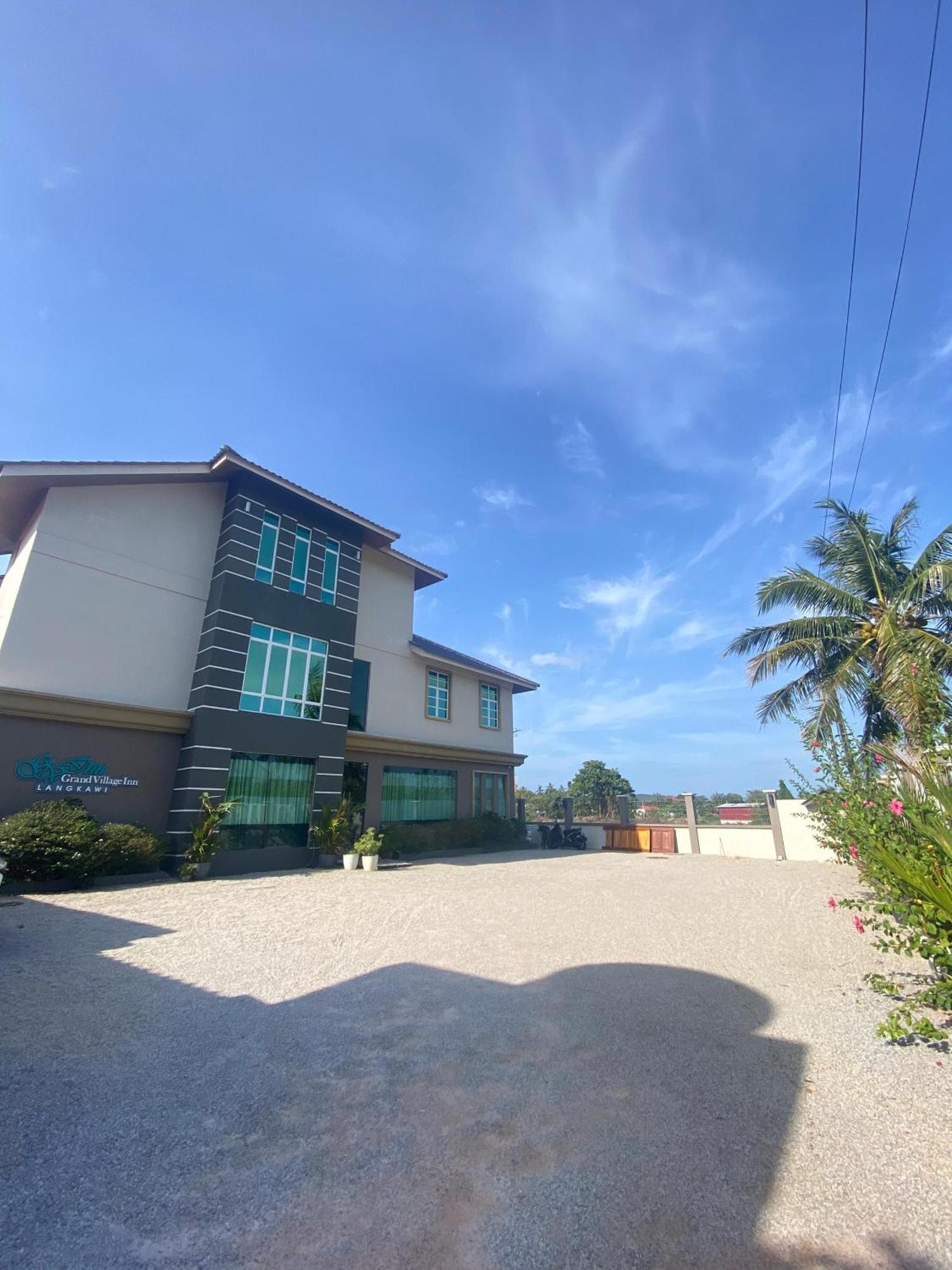 Grand Village Inn Pantai Cenang  Exterior photo