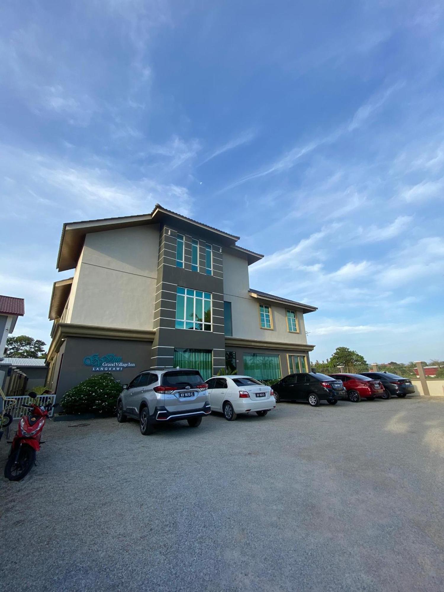 Grand Village Inn Pantai Cenang  Exterior photo