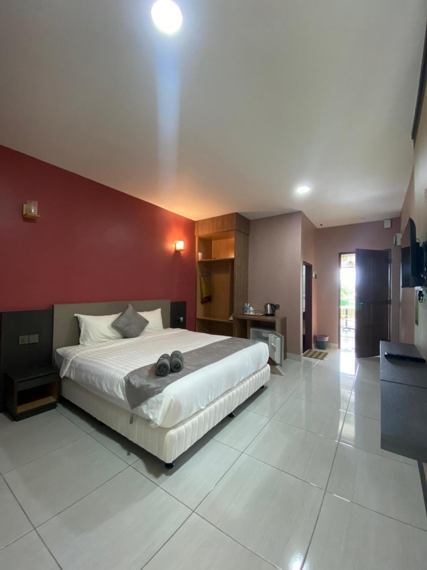 Grand Village Inn Pantai Cenang  Exterior photo