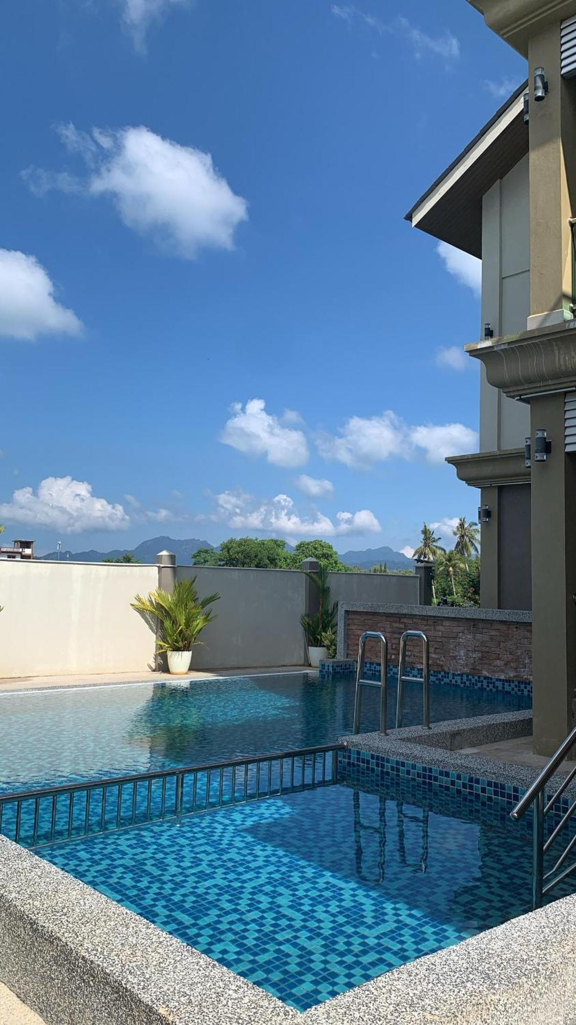 Grand Village Inn Pantai Cenang  Exterior photo